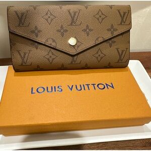 Gorgeous LV Monogram Long Wallet.